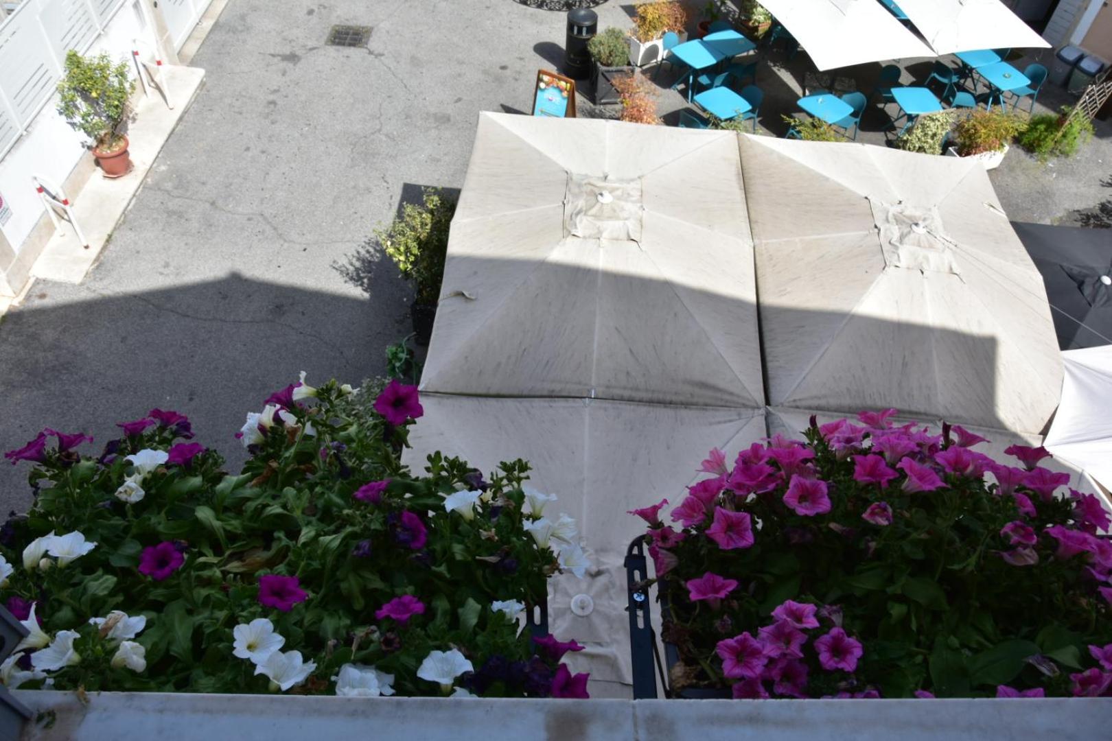 Mom Apartment Rooms&Suites Tivoli Exterior foto